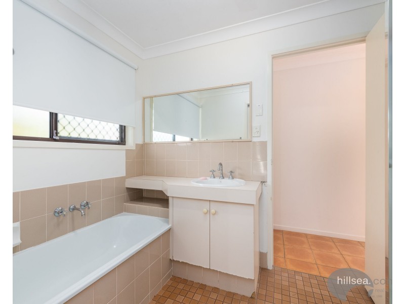 1/22 Nina Parade, Arundel QLD 4214