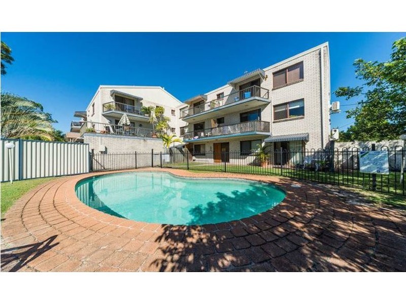 2/14 Brett Avenue, Labrador QLD 4215