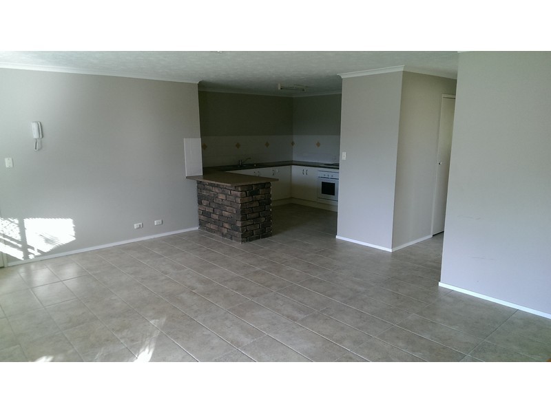 2/14 Brett Avenue, Labrador QLD 4215