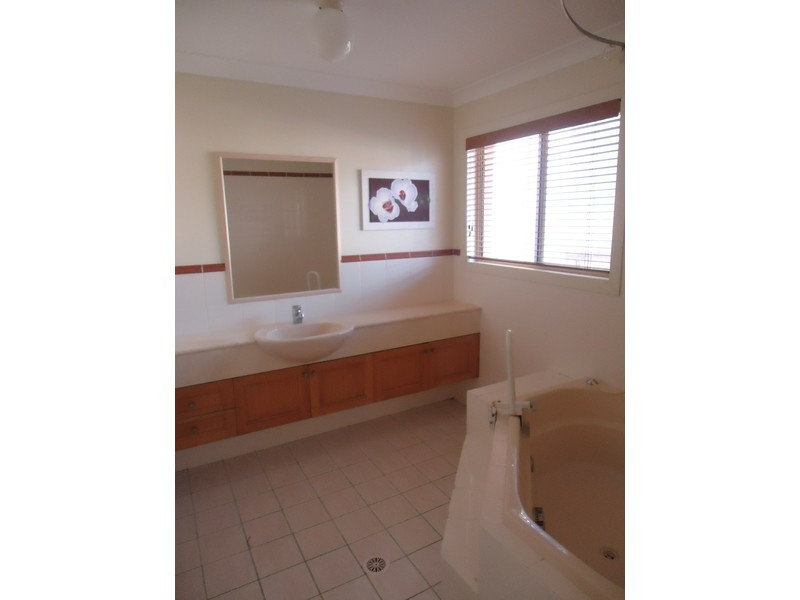 26 John Lund Drive, Hope Island QLD 4212