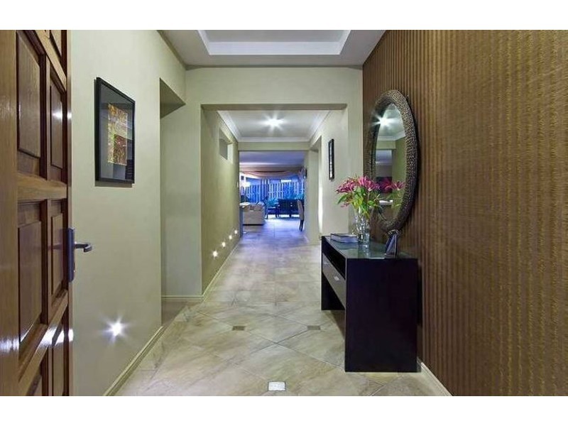 10 Rainlily Crescent, Coomera Waters QLD 4209