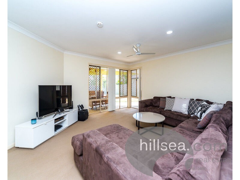 22 Oak Hill Crescent, Parkwood QLD 4214