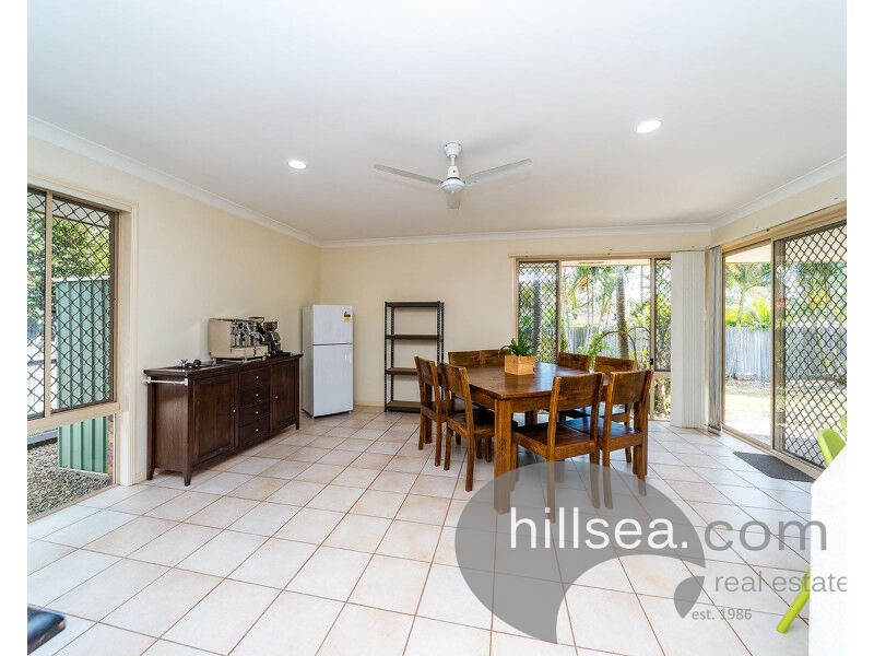22 Oak Hill Crescent, Parkwood QLD 4214