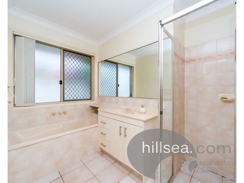 22 Oak Hill Crescent, Parkwood QLD 4214