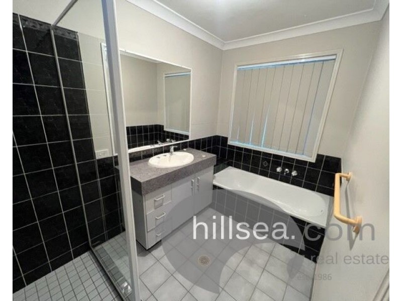 227 Universal Street, Oxenford QLD 4210