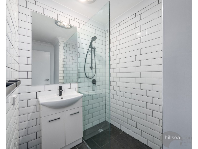 3/202 Central Street, Labrador QLD 4215