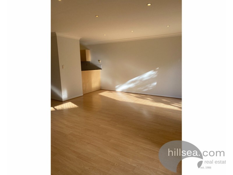 2/183 Government Road, Labrador QLD 4215