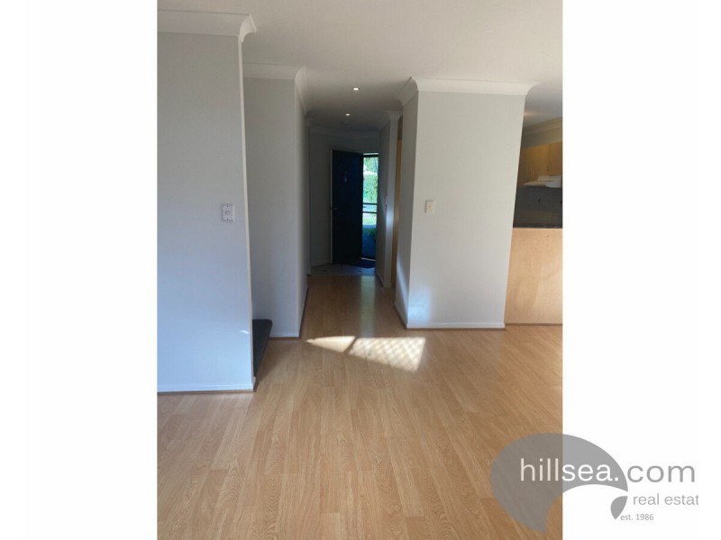 2/183 Government Road, Labrador QLD 4215