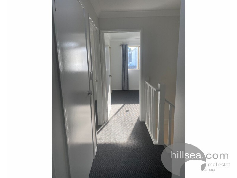 2/183 Government Road, Labrador QLD 4215