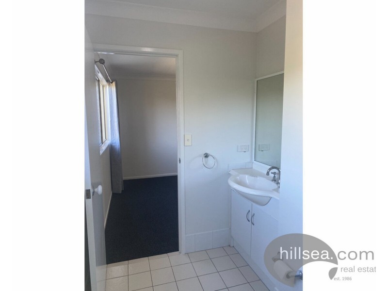 2/183 Government Road, Labrador QLD 4215