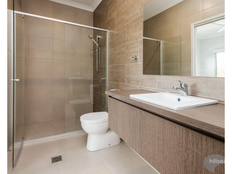 3/3 Michigan Drive, Oxenford QLD 4210