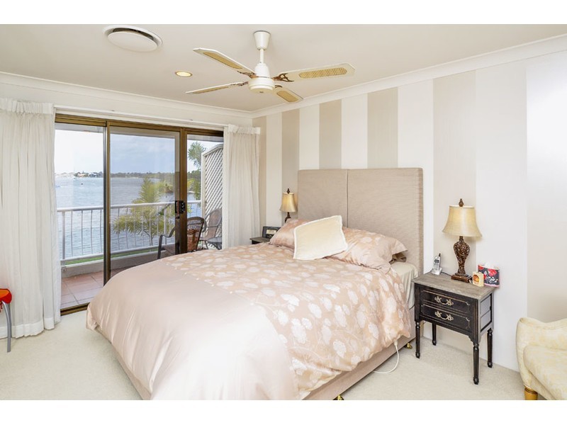 22/81 Boykambil Esplanade, Hope Island QLD 4212