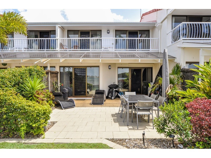 22/81 Boykambil Esplanade, Hope Island QLD 4212