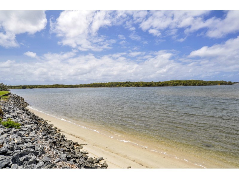22/81 Boykambil Esplanade, Hope Island QLD 4212