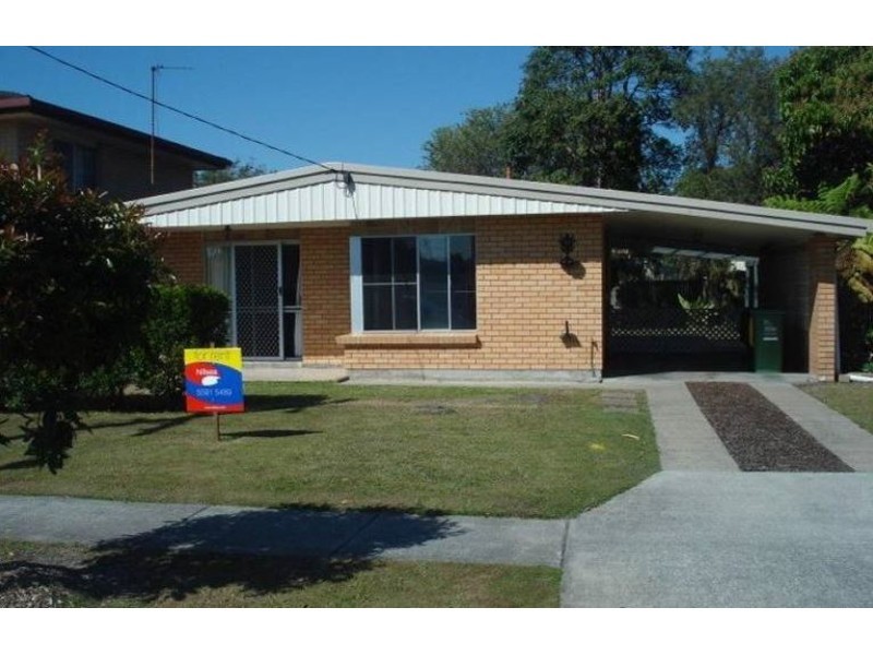 42 Errol Avenue, Paradise Point QLD 4216