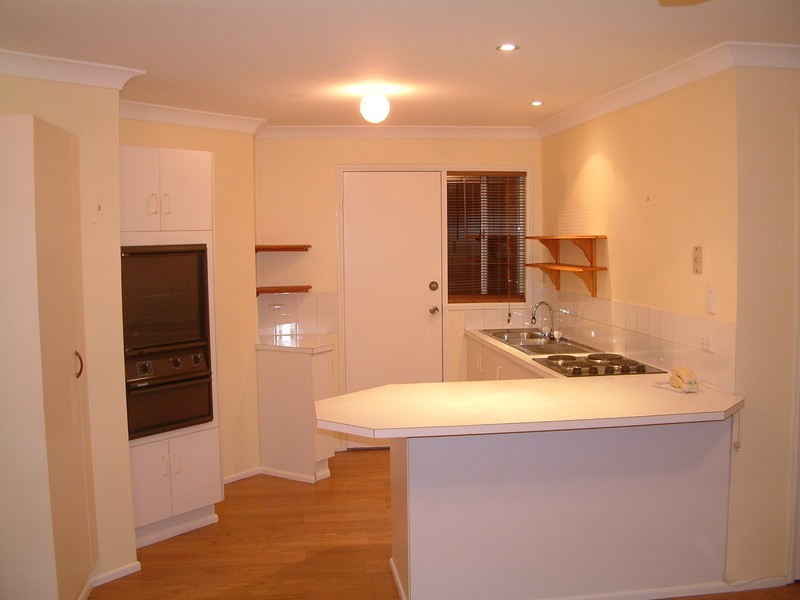 2/16 Stephanie Court, Labrador QLD 4215