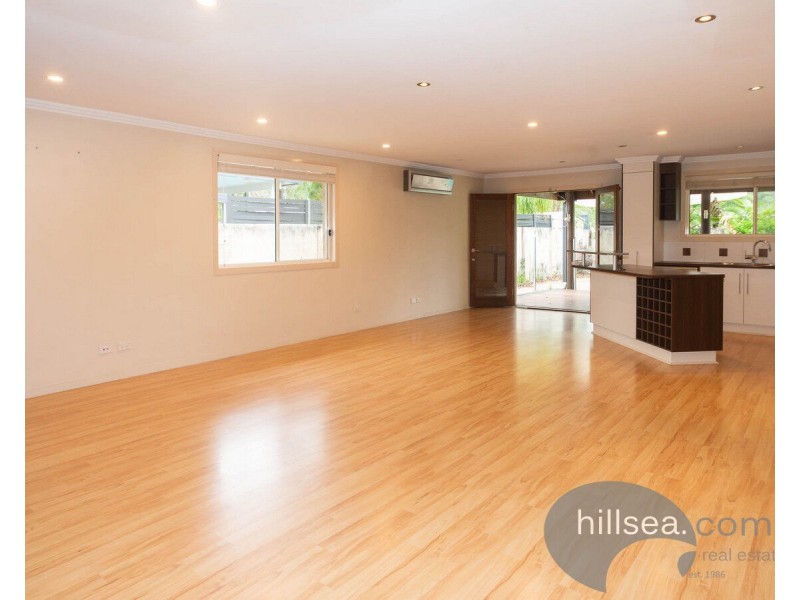 10 Parasol Street, Ashmore QLD 4214