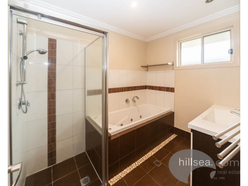 10 Parasol Street, Ashmore QLD 4214