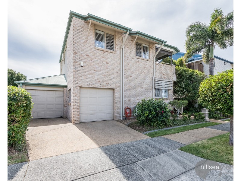 2/5 Errol Avenue, Paradise Point QLD 4216