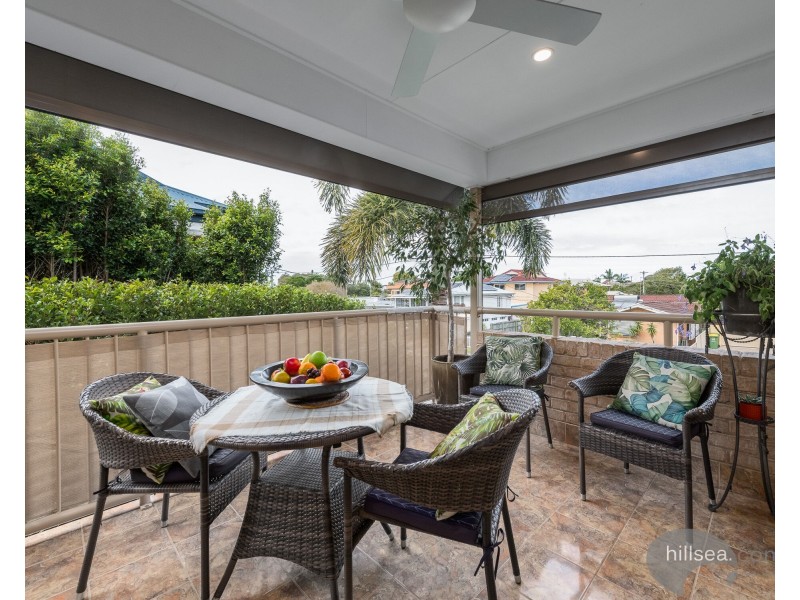 2/5 Errol Avenue, Paradise Point QLD 4216