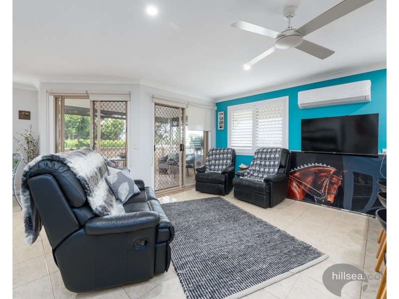 2/5 Errol Avenue, Paradise Point QLD 4216