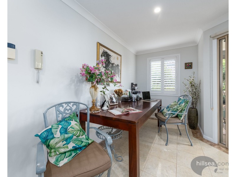 2/5 Errol Avenue, Paradise Point QLD 4216