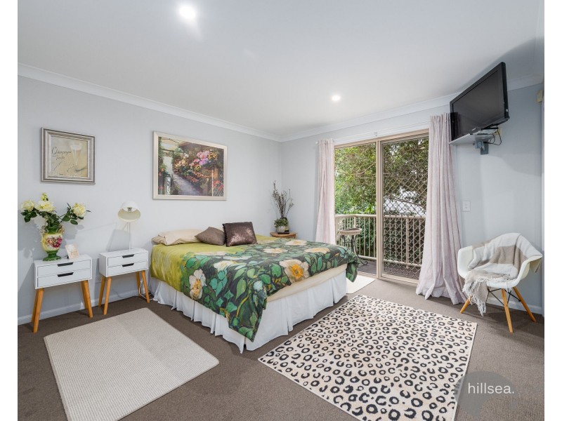 2/5 Errol Avenue, Paradise Point QLD 4216