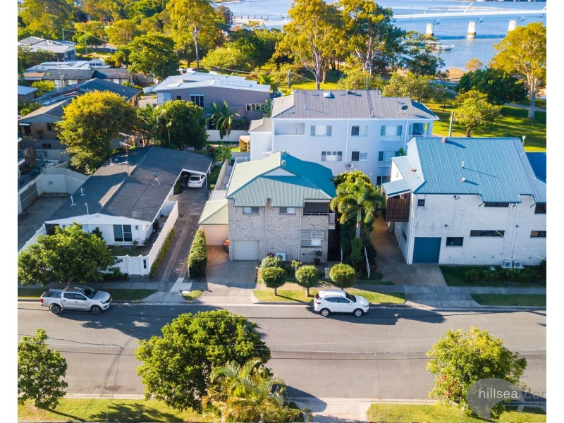 2/5 Errol Avenue, Paradise Point QLD 4216