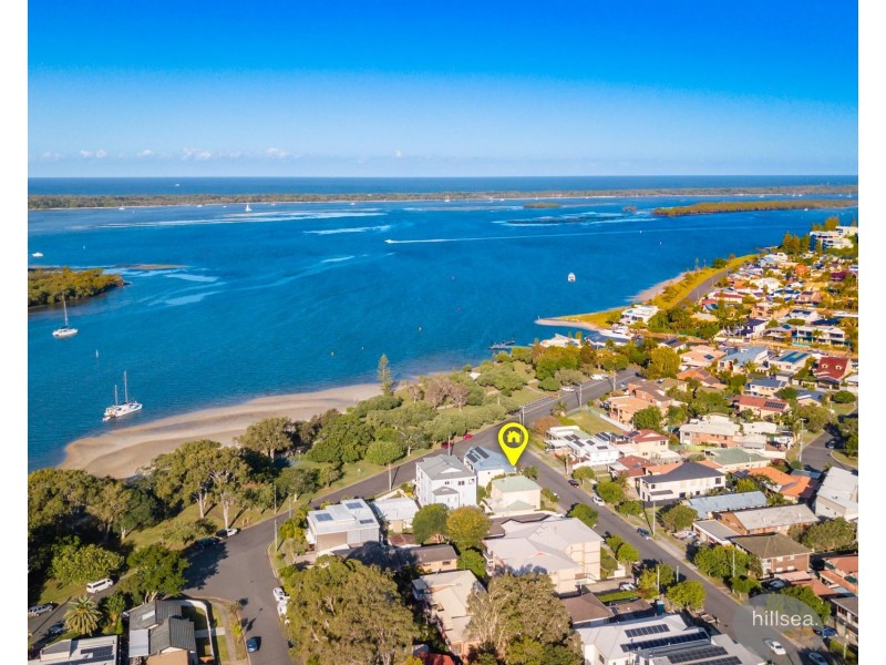 2/5 Errol Avenue, Paradise Point QLD 4216