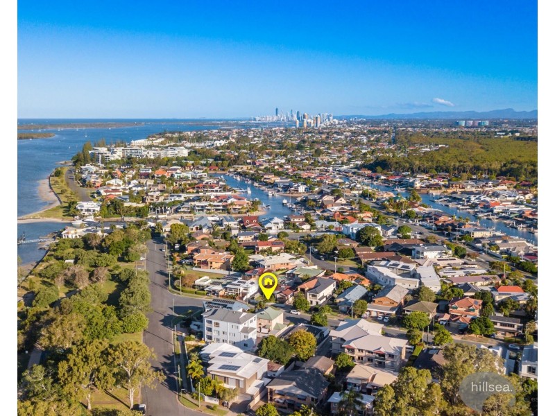 2/5 Errol Avenue, Paradise Point QLD 4216