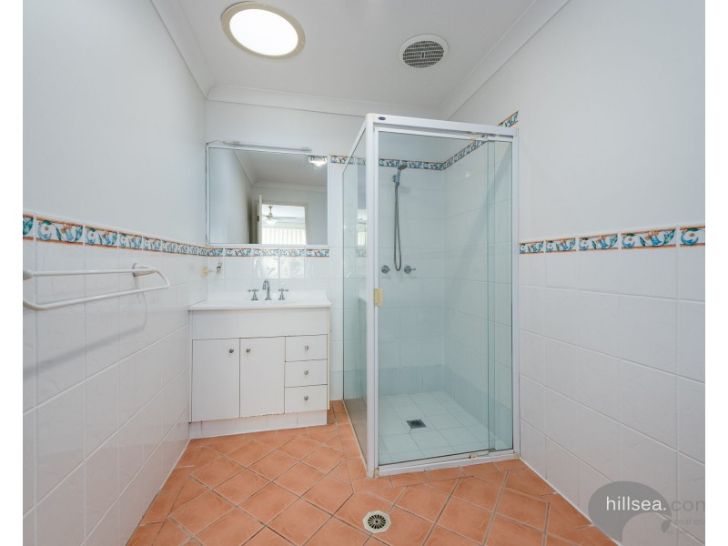 2/9 Jacqueline Avenue, Labrador QLD 4215