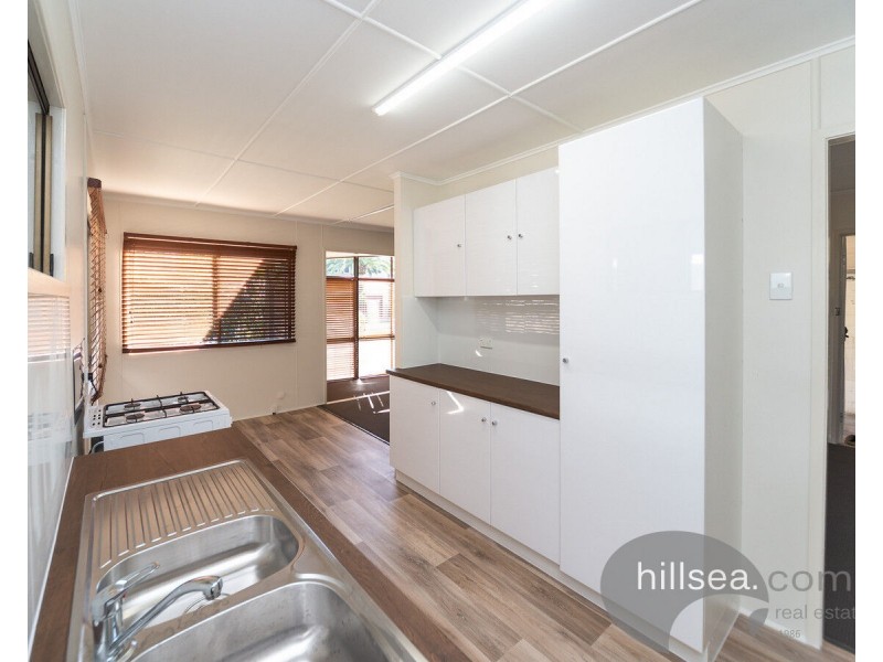 8 Rouen Avenue, Paradise Point QLD 4216