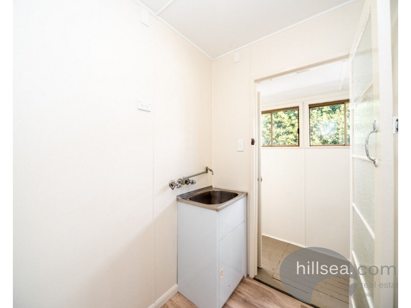 8 Rouen Avenue, Paradise Point QLD 4216