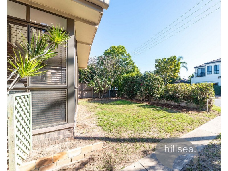 8 Rouen Avenue, Paradise Point QLD 4216