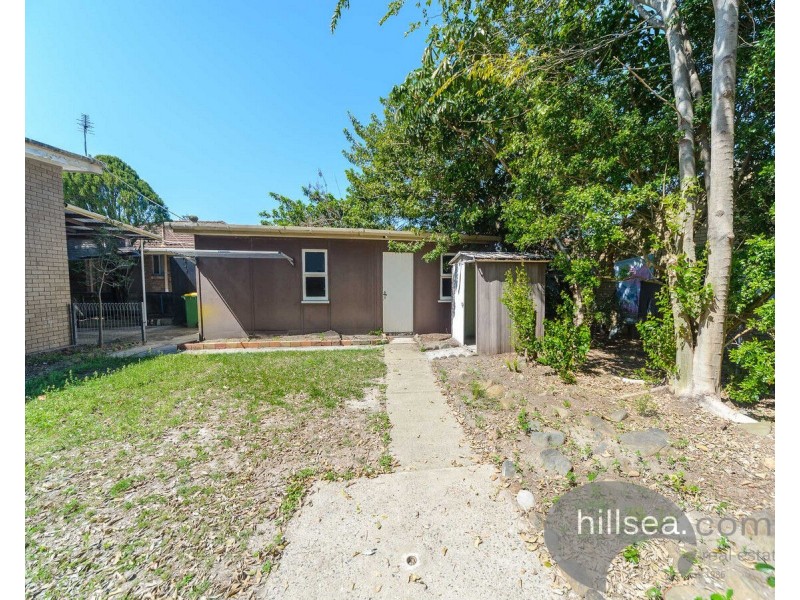 8 Rouen Avenue, Paradise Point QLD 4216