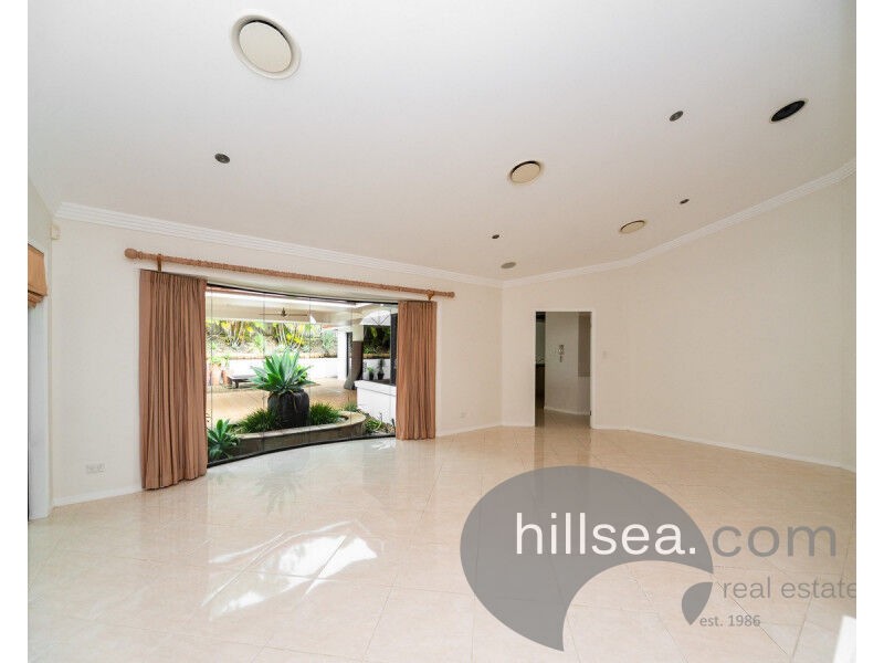 69 Arun Drive, Arundel QLD 4214