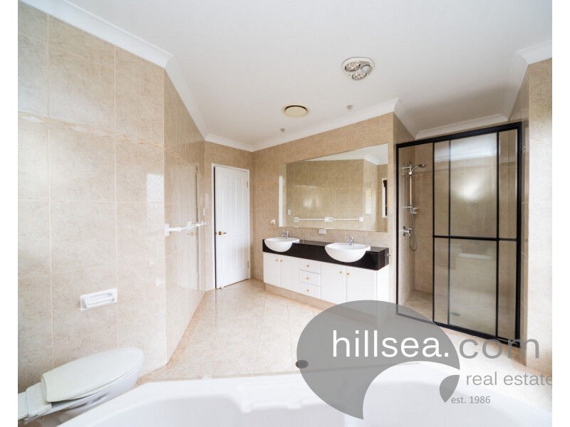 69 Arun Drive, Arundel QLD 4214