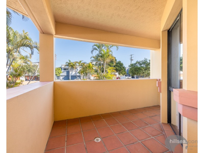 1/2 Madang Crescent, Runaway Bay QLD 4216