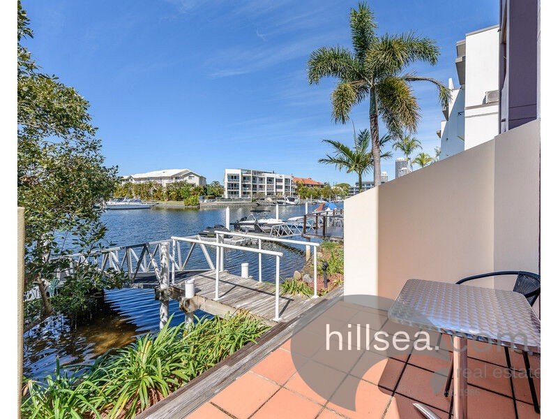 17/89-91 Bayview Street, Runaway Bay QLD 4216