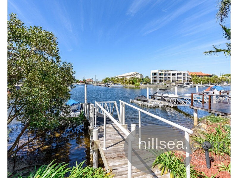 17/89-91 Bayview Street, Runaway Bay QLD 4216