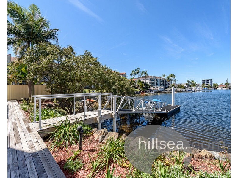 17/89-91 Bayview Street, Runaway Bay QLD 4216