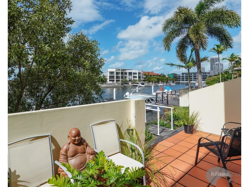 17/89-91 Bayview Street, Runaway Bay QLD 4216