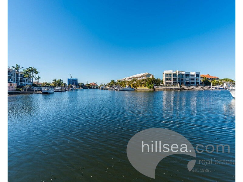 17/89-91 Bayview Street, Runaway Bay QLD 4216