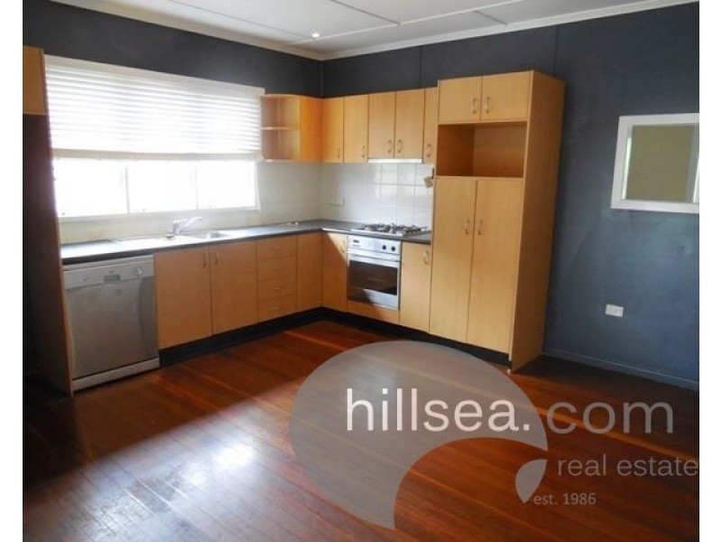 31 Kerr Avenue, Southport QLD 4215