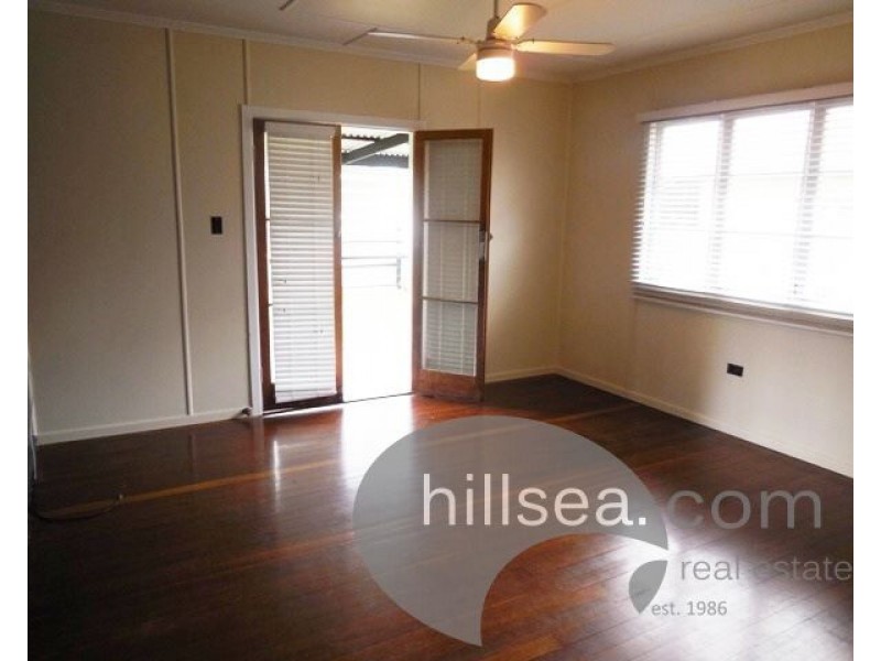 31 Kerr Avenue, Southport QLD 4215