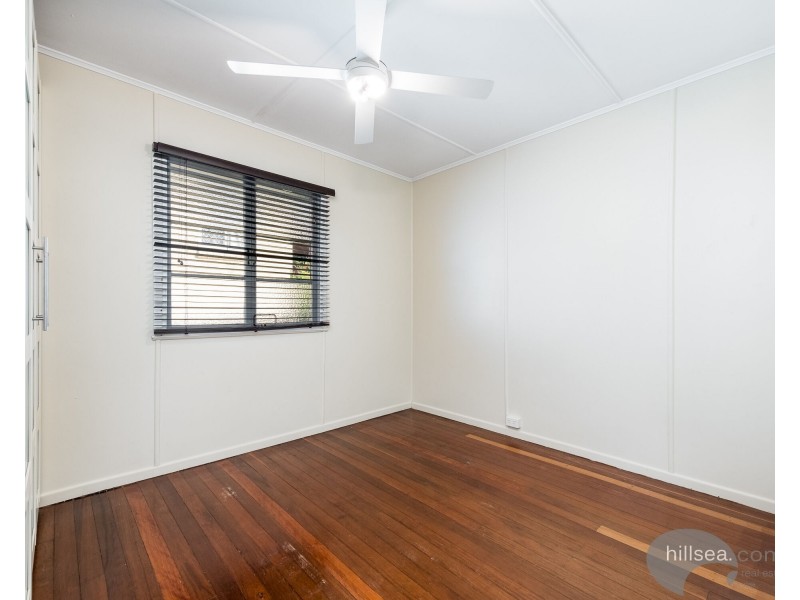 31 Kerr Avenue, Southport QLD 4215