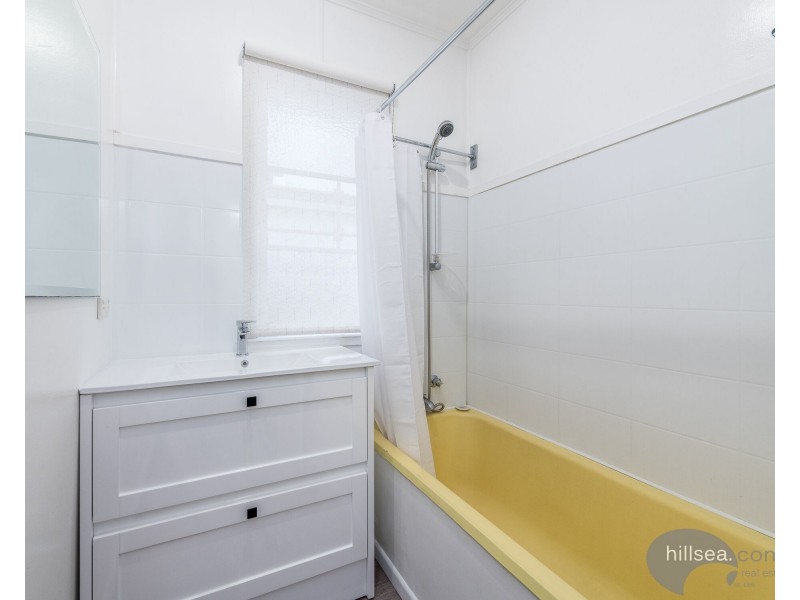 31 Kerr Avenue, Southport QLD 4215