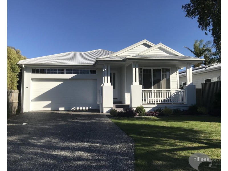 50 Bruce Avenue, Paradise Point QLD 4216