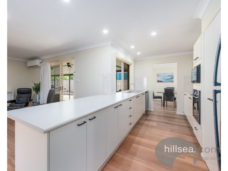 8 Cootharaba Drive, Helensvale QLD 4212