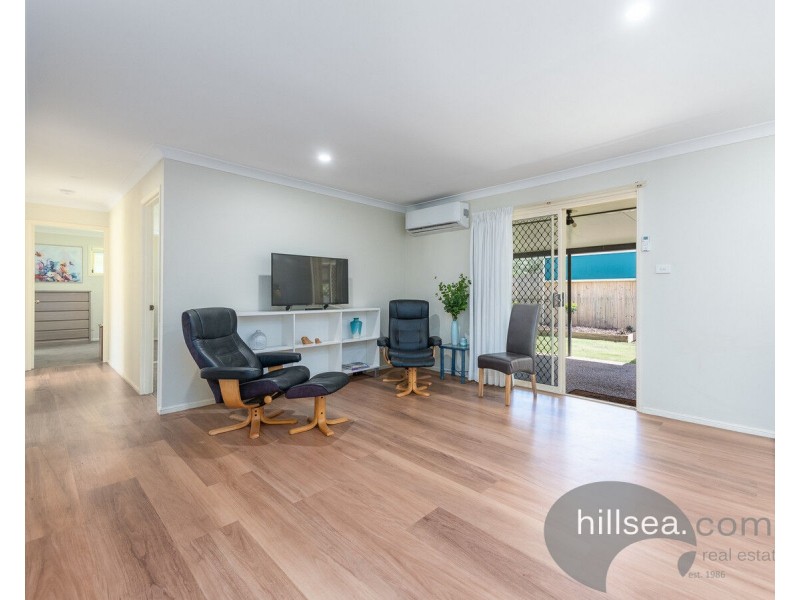 8 Cootharaba Drive, Helensvale QLD 4212